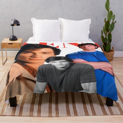Smallvile Clark Kent Throw Blanket